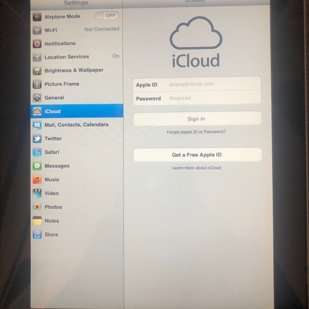 Ipad First Generation Tablet - image 3